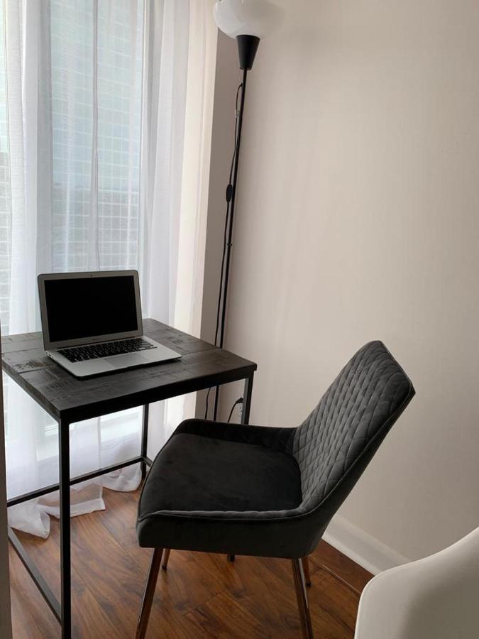 Apartment/2Bedrooms/2 Full Bathrooms/Free Parking Toronto Exteriör bild