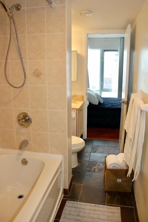 Apartment/2Bedrooms/2 Full Bathrooms/Free Parking Toronto Exteriör bild