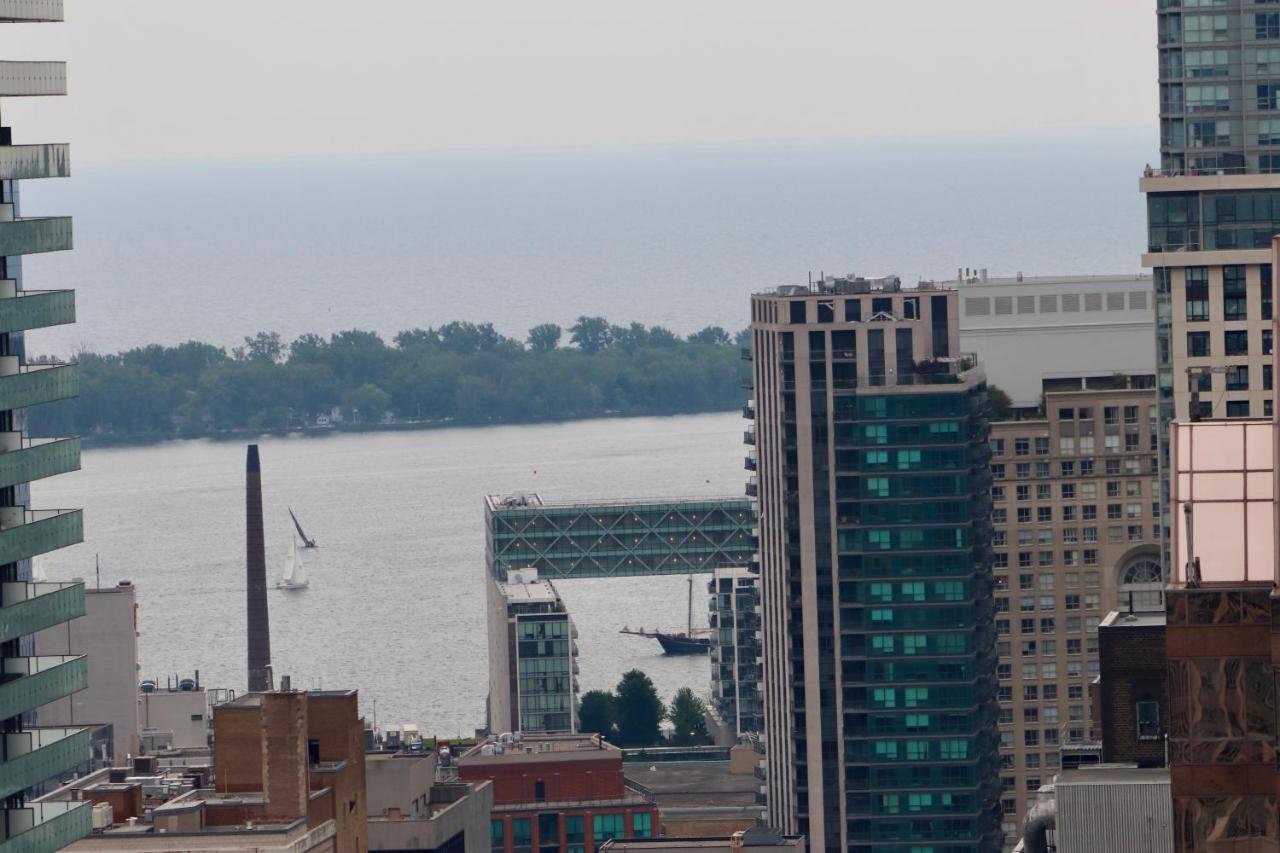 Apartment/2Bedrooms/2 Full Bathrooms/Free Parking Toronto Exteriör bild